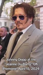 ...and so it begins! Johnny has just left us all breathless. He looks  absolutely GORGEOUS at the UK premiere of "Jeanne Du Barry". I'm leaving  you with this while I'm working