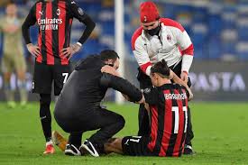 Zlatan ibrahimovic plays the position forward, is 39 years old and 195cm tall, weights 95kg. Ac Milan Sweating Over Ibrahimovic After Star Striker Leaves Napoli Match With Muscle Injury Goal Com