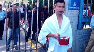 Disebalik segala kontroversi dan berita buruk mengenai datuk seri jamal, namun beliau merupakan manusia biasa yang mempunyai hati yang baik. Jamal Wanted To Take A Bath At Selangor State Secretariat Building