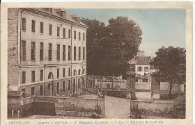 Мы кладем наши тетради на него / туда. Versailles Versailles Quartier D Artois 8eme Regiment Du Genie 2eme Bataillon Batiment De La 6eme Compagnie Carte Postale Ancienne Et Vue D Hier Et Aujourd Hui Geneanet