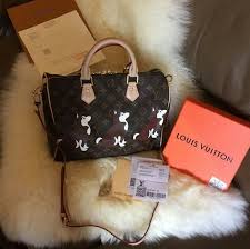 Tas wanita louis vuittont atau biasa disingkat tas lv adalah tas brand dunia yang banyak diburu oleh kolektor tas masa kini , dan anda jangan salah pilih. Jual Murah Banget Tas Lv Wanita Louis Vuitton Fesyen Wanita Tas Dompet Di Carousell