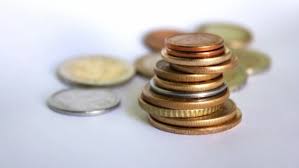 Instantly converts each currency into all others. Cursul A Coborat Sub 4 53 Lei Euro DupÄ Ce Vineri A Atins Un Maxim Istoric