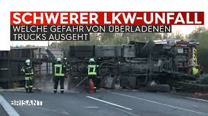 Nach angaben eines sprechers der feuerwehr wurde der unfall kurz vor 10 uhr gemeldet. Brisant Schwerer Lkw Unfall Auf Der A66 Facebook
