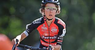 De veldrijdster, die twee keer de koppenbergcross won, was al enige tijd ziek. Ij6lbcpe Yvvim