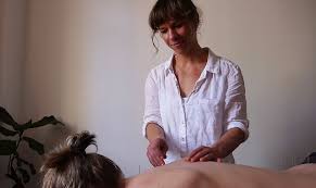 Qualified Acupuncturist & Massage Therapist | Victoria Ewen