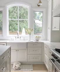 Interior Stylist S Olly And Em Home Oakville Ontario 2019 White Shaker Kitchen White Marble Countertops White Kitchen Cabinets