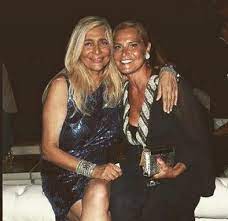 She is best known for her role as teresa in the 1982 italian comedy film testa o croce. Mara Venier Replica A Simona Ventura Su Instagram E Non E Per Dirle Grazie Tiscali Spettacoli