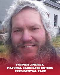 Little Ella Dolan was presented with a surprise by Rose of Tralee host  Daithí Ó Sé.⁠ ⁠ Full story at the link in bio.⁠ ⁠ 📸 @maryosullivan_design