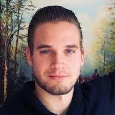 Robin Munch's Instagram, Twitter & Facebook