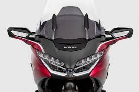 Honda gl 1800 gold wing tour 2021 a motorcycle with a lot of style and personality is the honda gl 1800 gold wing tour, with a comfort proposal for both the rider and the passenger, this bike guarantees riding long distances without losing comfort. Honda Gold Wing Prestige On Two Wheels Available With Us