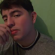 Rey Mysterio sale con Snoop Dogg y entra con la música de entrada de Eddie  Guerrero. Gran homenaje.