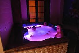 La casa del puente is a charming, small hotel run by a hard working and very helpful spaniard who gave us so much advice on the local area. Foto De La Casa Del Puente Regules Jacuzzi Tripadvisor