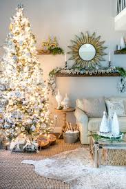 Neutral Christmas Tips For Decorating A Silver And Gold Christmas Tree Gold Christmas Decorations Glam Christmas Decor Christmas Tree Shop