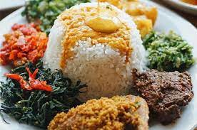 Untuk membakar kalori sekepal nasi goreng butuh berjalan selama 64 menit atau lari 23 menit atau bersepeda 33 menit. Masih Suka Makan Di Restoran Padang Yuk Hitung Berapa Jumlah Kalori Dalam Satu Porsi Nasi Padang Semua Halaman Intisari