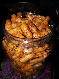 Resepi popia goreng bersira pedas, ada yang panggil kuih ni popia pastikan juga sos sira masak dengan sempurna dan pekat sebelum digaul kerana jika sos sira cair. Kuali Mama Popia Sira Pedas Bermadu 1 Paket Kulit Popia Facebook