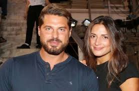 Όπως αποκάλυψε η νάνσυ παραδεισανού στο «πρωινό» με τη φαίη σκορδά, «ο νάσος παπαργυρόπουλος το καλοκαίρι είχε γνωρίσει μια κοπέλα στο γυμναστήριο, η. Nasos Papargyropoylos Eyh Saltaferidoy Olh H Alh8eia Gia Thn Sxesh Toys Einai Telika Zeygari Gossip Athens Magazine