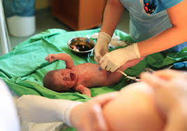 The artamkin quintuplets were born in oxford, england on 10 november 2007, to dimitri and varvara artamkin via cesarean section.54 they were the first set of they were the first sextuplets known to have been born alive in the united kingdom, but one baby died shortly after birth, and another two. How Do Babies Breathe In The Womb
