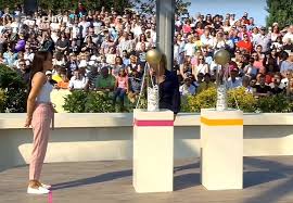 Die am sonntag ausgestrahlte show wurde nicht wie sonst live übertragen, sondern wurde bereits im vorfeld aufgenommen. Fernsehgarten Zdf Bestatigt Schummelei Andrea Kiewel Hat Die Sendung Moderiert Mopo De