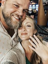 Amanda Nathan's Instagram, Twitter & Facebook