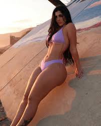 Check out Daniella Lynn (@thedaniellalynn) on Linkme