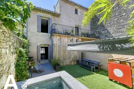 Sous Compromis Un Air De Vacances Maison De Famille Renovee En Petite Camargue Les Archineurs Immobilier Insolite