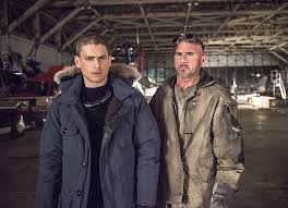The Flash Revenge Of The Rogues Photos Feature Captain Cold Heat Wave Captain Cold And Heatwave Dominic Purcell The Flash