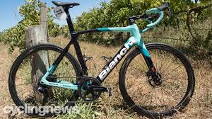 Its creator, eduardo bianchi, was one of the first creators of a safe bicycle eduardo bianchi decided to use such a color in honor of the beautiful eyes of the queen of italy, margarita. Luke Durbridge S New Bianchi Oltre Xr4 Gallery Cyclingnews