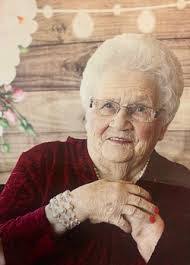 Nina Betts's Instagram, Twitter & Facebook