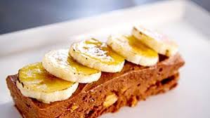 Chocolat Arachides Et Banane Dans Un Dessert Glace Que Demander De Mieux In 2020 Desserts Chocolate Recipes Food