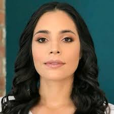 Luz Dennis's Instagram, Twitter & Facebook