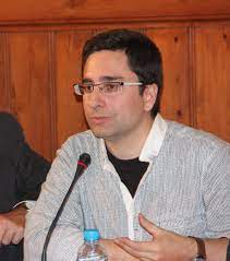 Un menor, derivado de acusaciones de su expareja y su propia hija, a quienes aseguran que el actor tocaba de manera. Hector Parra Wikipedia
