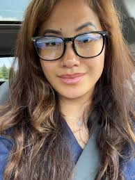 Hello my fellow dull people. I'm 36, mom of 4 living in the beautiful  southwest suburb of Chicago. Sharing that I sighted a hummingbird in my  backyard for the first time and