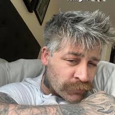 Jesse Andrew updated his profile picture.