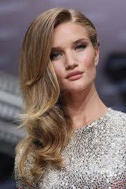 One Side Hairstyle Rosie Huntington Whiteley Hair Dark Blonde Hair Color Dark Blonde Hair