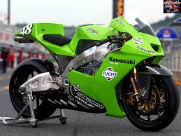 Kawasaki Motogp 2002 Their First 4 Stroke Gp Bike Of The Modern Era And The Meanest Looking One Kawasaki Bikes Racing Bikes Motorcycle