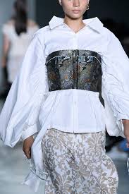 How to Make the Visible Bra Trend Work at Work