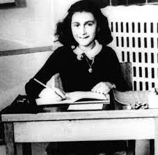 Wenige monate später starb sie als opfer des holocaust. Holocaust Anne Frank Starb Wochen Fruher Als Angenommen Welt