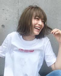 画像に含まれている可能性があるもの 1人 子供 屋外 ヘアカラー ボブ メンズパーマ