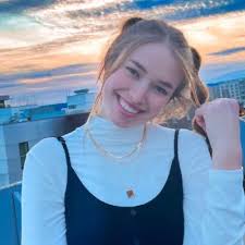 Emily Borgstedt (@EmilyBorg77)