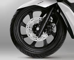 Ban tubeless vario ukuran 90/90 biasanya digunakan untuk roda bagian belakang. Ukuran Ban Dan Velg Honda Pcx 150 Lokal Model Baru Dan Lebar Pertamax7 Com