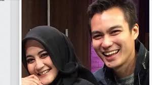 Tak hanya itu, umi pipik sempat didatangi lewat mimpi oleh sosok anak kecil. Lupakan Gossip Foto Mesra Dengan Sunu 5 Fakta Kehidupan Umi Pipik Inilah Yang Perlu Kamu Tahu