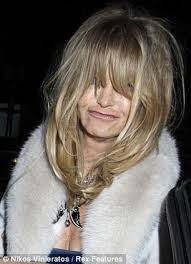Yves rénier (*sep 29, 1942) + goldie hawn (*nov 21, 1945). Goldie Hawn Pictured Staggering Out London Nightclub Daily Mail Online