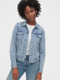 Try our men's personal style service. 10 Denim Jacket Outfits How To Wear A Denim Jacket