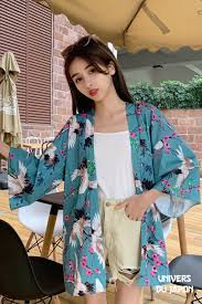 Des tenues de couleur blanche sont utilisées pour des raisons économiques. Epingle Sur Vetements Japonais Pour Femme