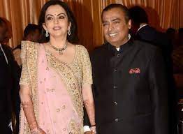 She is the founder of dhirubhai ambani international school. Here S How Mukesh Ambani Proposed Nita Ambani And Confessed His Love Amid The Heavy Traffic Watch Exclusive Video Trending News India Tv