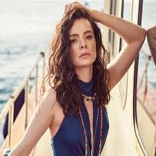 Özge özpirinçci'nin boyu 1.60 cm, kilosu 51 ve burcu koç'tur. Bir Denizalti Hikayesi Dizisi Ozge Ozpirincci Nereden Mezun Biyografi Sitesi