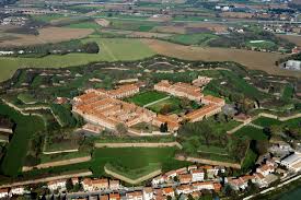 La cittadella di alessandria costituisce uno dei più grandiosi monumenti europei nell'àmbito della fortificazione permanente del xviii secolo, uno dei pochi ancora esistenti in europa. Cittadella Di Alessandria I Luoghi Del Cuore Fai