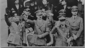 1926年4月7日の午前10時58分、イタリアの ファシスト 指導者 ベニートムッソリーニ は、弾丸が彼の人生をほぼ終わらせたときにローマで国際外科医会議にスピーチをした直後に彼の車に戻っていました。. å¸°ã£ã¦ããŸãƒ ãƒƒã‚½ãƒªãƒ¼ãƒ‹ ã®æ—¥æœ¬ç‰ˆã¯èª°ãŒä¸»å½¹ æ‹¡å¤§å†™çœŸ å¤è³€å¤ª è«–åº§ æœæ—¥æ–°èžç¤¾ã®è¨€è«–ã‚µã‚¤ãƒˆ
