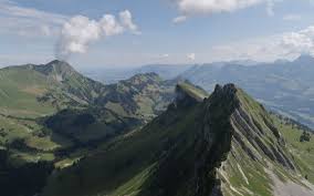 Mountain in the bernese alps (en); Les Paccots Dent De Lys Les Sciernes D Albeuve Berg Und Alpinwandern Dent De Lys Schweizer Alpen Club Sac