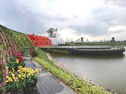 Central island park kat batu kawan penang ni, lokasinya di bandar cassia. Photos This Stunning New Garden In Penang Looks Like It Came Right Out Of A Fairy Tale